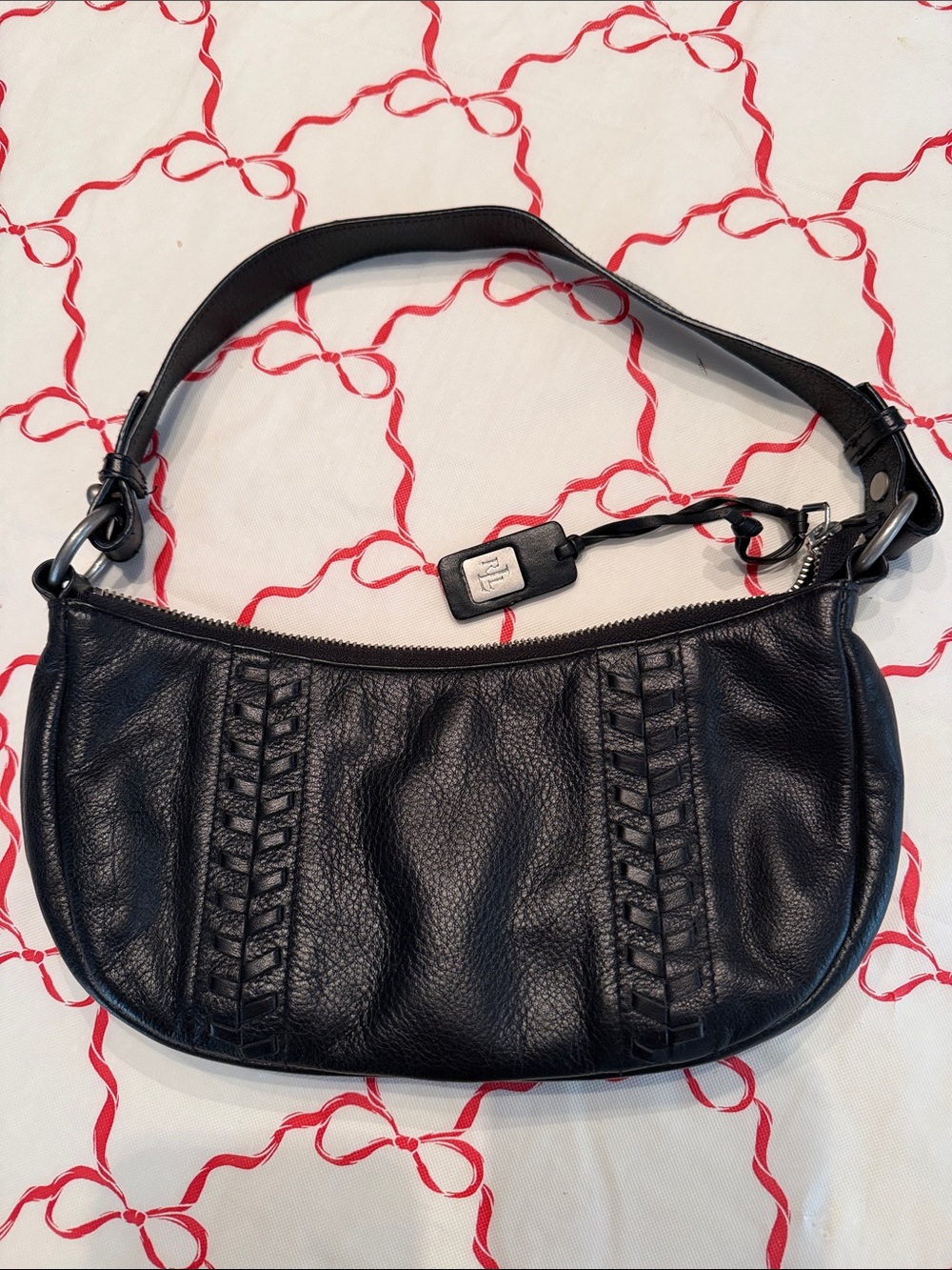 RLL cute detailing on this lightly used black leather shoulder bag Ralph Lauren